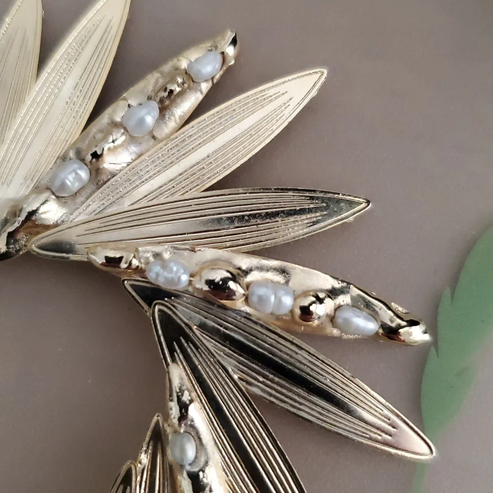 Rosantica "Apache" River Pearls Ear Cuff & Earring Set - Picture 3 of 9